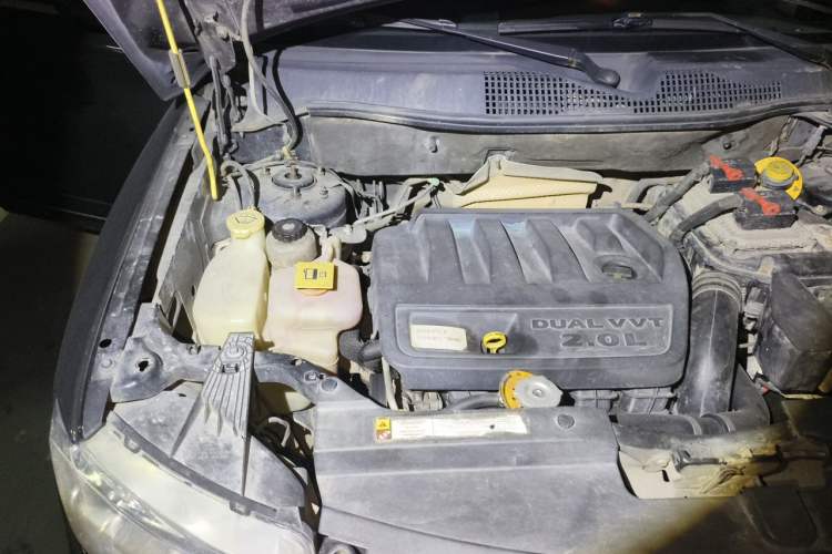 Used Jeep Compass 2011 2.0L two-wheel drive sport version Engine Bay Right