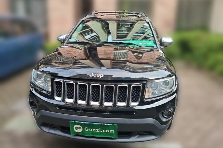 Used Jeep Compass 2011 2.4L four-wheel drive luxury version Front