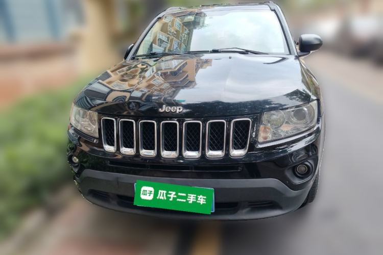 Used Jeep Compass 2011 2.0L two-wheel drive sport version Front