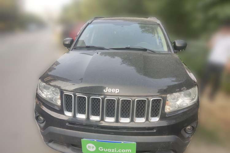 Used Jeep Compass 2011 2.4L four-wheel-drive sport version Front