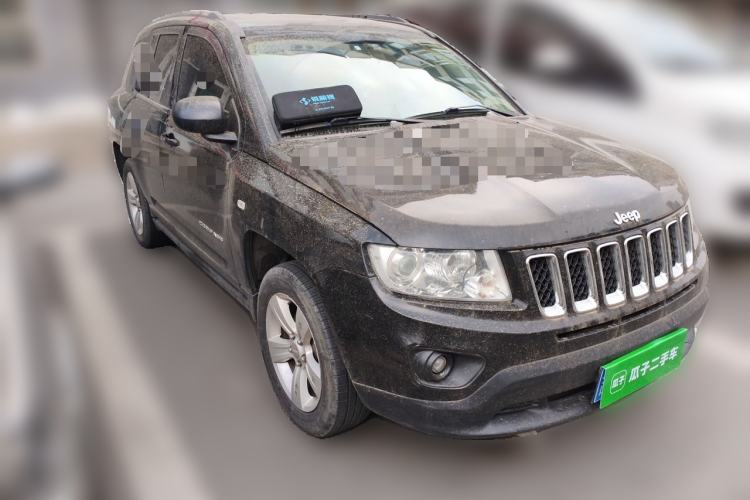 Used Jeep Compass 2011 2.4L four-wheel-drive sport version Front Right 45 Deg