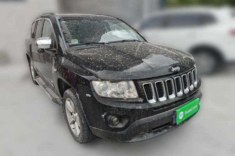 Used Jeep Compass 2011 2.4L four-wheel drive Comfort version Front Right 45 Deg