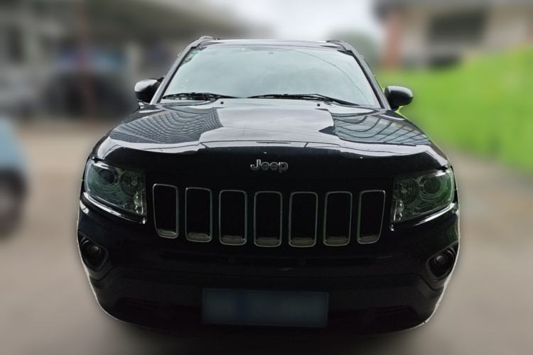 Used Jeep Compass 2011 2.4L four-wheel-drive sport version Front