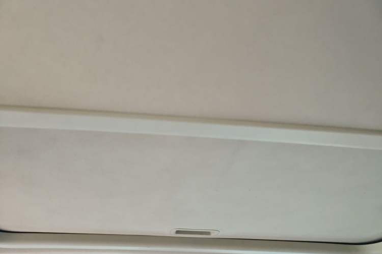 Used Jeep Compass 2011 2.4L four-wheel drive luxury version Headliner