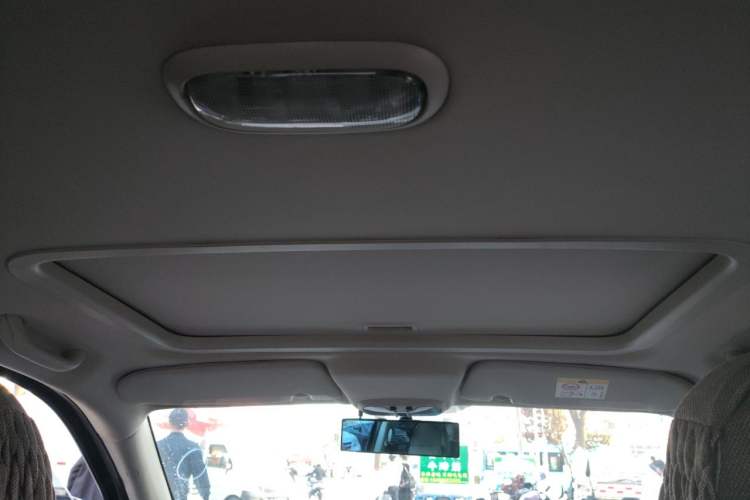 Used Jeep Compass 2011 2.4L four-wheel drive Comfort version Headliner