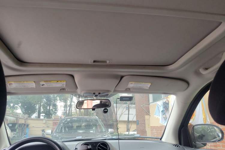 Used Jeep Compass 2011 2.0L two-wheel drive sport version Headliner