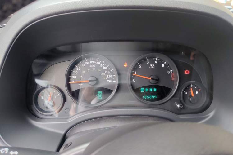 Used Jeep Compass 2011 2.0L two-wheel drive sport version Instrument Cluster