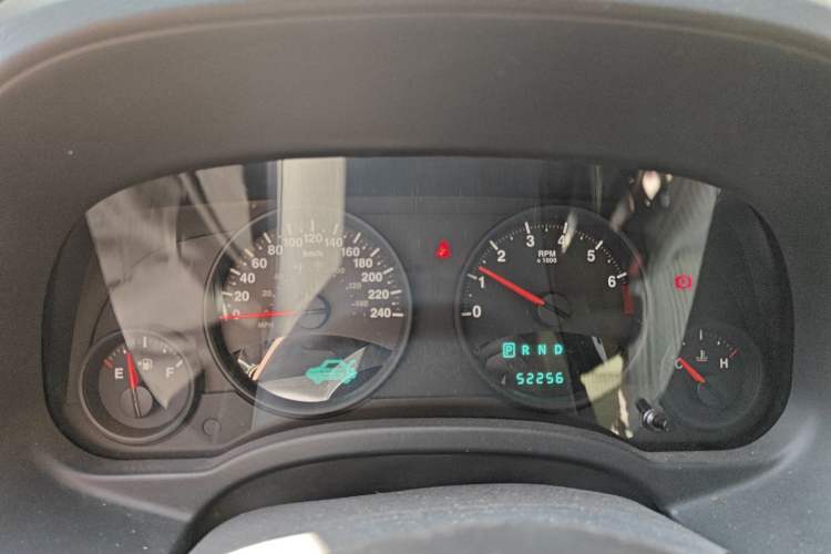 Used Jeep Compass 2011 2.4L four-wheel-drive sport version Instrument Cluster