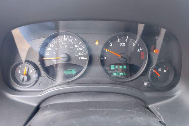 Used Jeep Compass 2011 2.0L two-wheel drive sport version Instrument Cluster