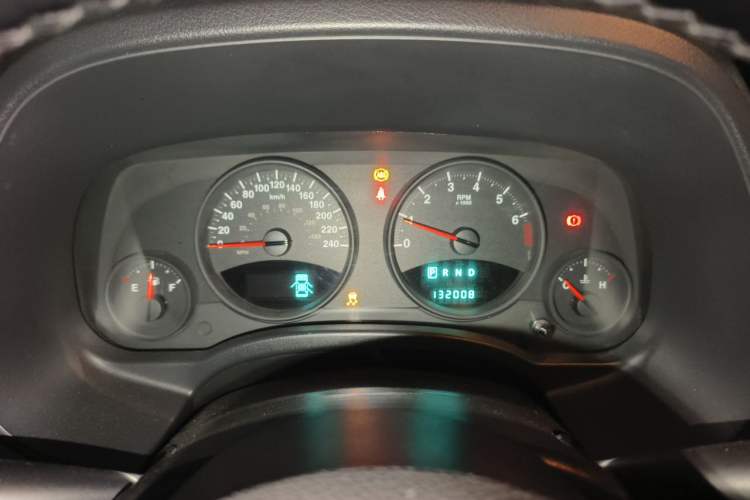 Used Jeep Compass 2011 2.0L two-wheel drive sport version Instrument Cluster