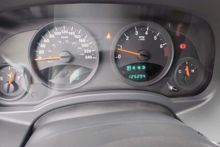 Used Jeep Compass 2011 2.0L two-wheel drive sport version Odometer Close Up