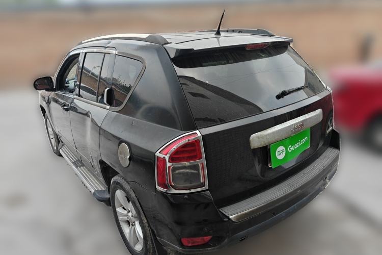 Used Jeep Compass 2011 2.4L four-wheel drive Comfort version Rear Left 45 Deg