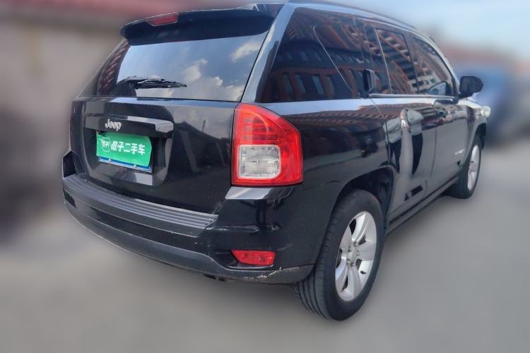 Used Jeep Compass 2011 2.0L two-wheel drive sport version Rear Right 45 Deg