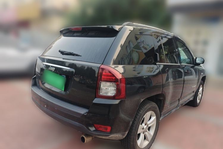 Used Jeep Compass 2011 2.4L four-wheel drive Comfort version Rear Right 45 Deg