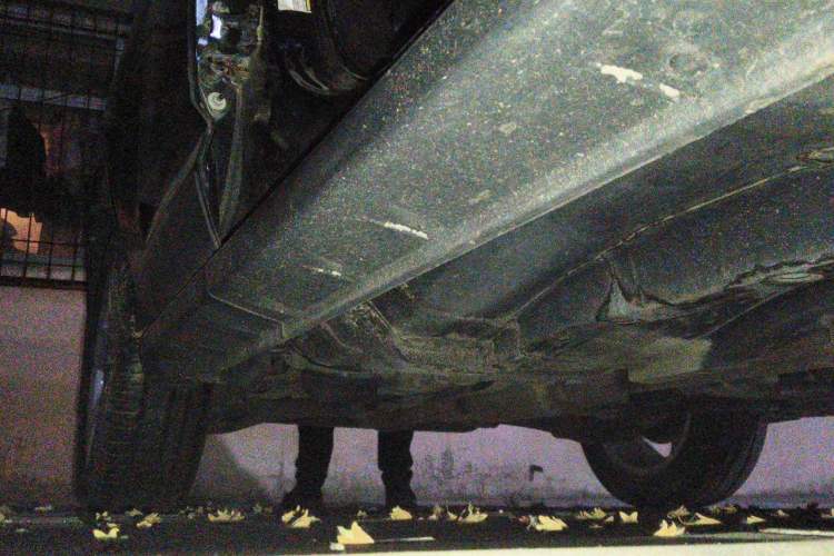 Used Jeep Compass 2011 2.4L four-wheel-drive sport version Chassis Front Right