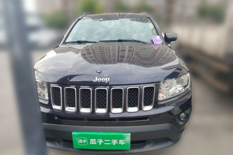 Used Jeep Compass 2011 2.4L four-wheel-drive sport version Front
