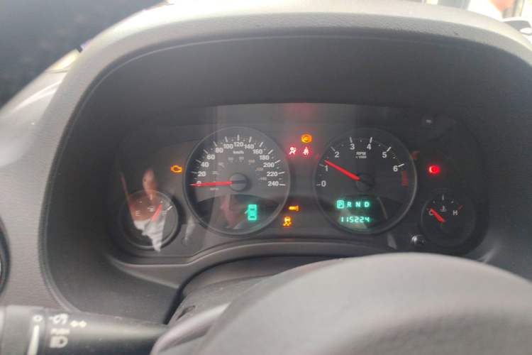 Used Jeep Compass 2011 2.4L four-wheel-drive sport version Instrument Cluster