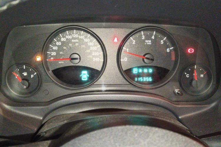 Used Jeep Compass 2011 2.4L four-wheel-drive sport version Instrument Cluster