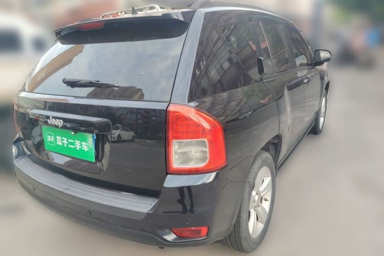 Used Jeep Compass 2011 2.4L four-wheel-drive sport version Rear Right 45 Deg