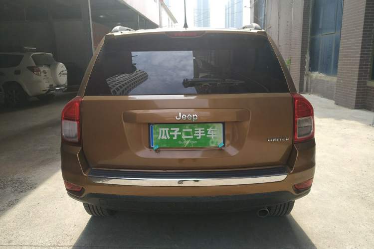 Used Jeep Compass 2011 2.4L 4WD 70th Anniversary Limited Edition Rear
