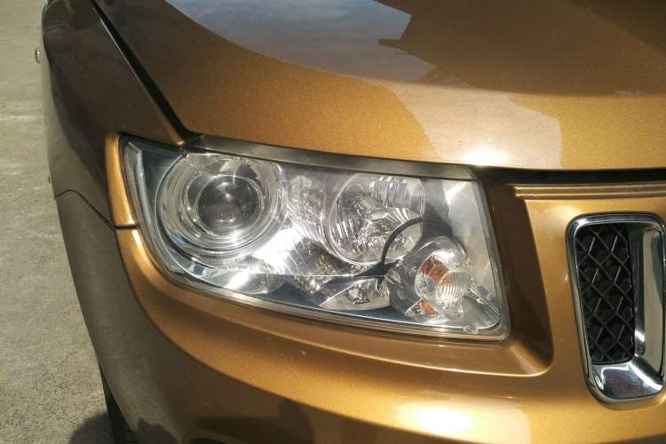 Used Jeep Compass 2011 2.4L 4WD 70th Anniversary Limited Edition Right Front Headlight