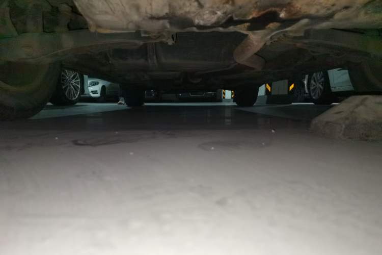 Used Jeep Compass 2011 2.0L two-wheel drive sport version Chassis Rear