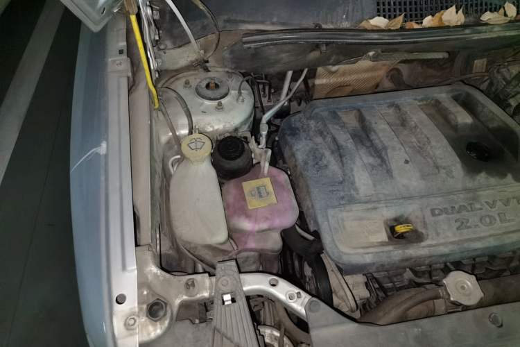 Used Jeep Compass 2011 2.0L two-wheel drive sport version Engine Bay Right