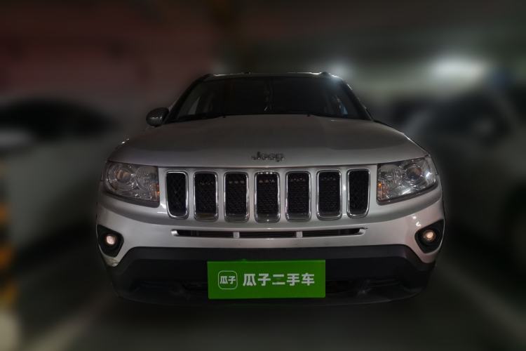 Used Jeep Compass 2011 2.0L two-wheel drive sport version Front