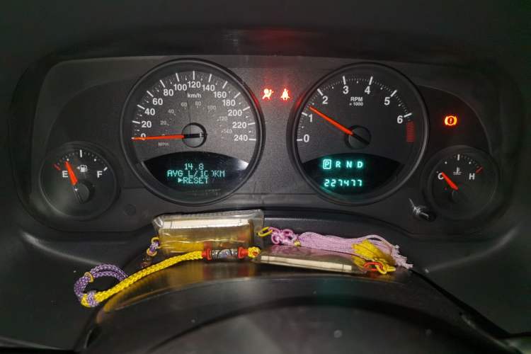 Used Jeep Compass 2011 2.0L two-wheel drive sport version Instrument Cluster
