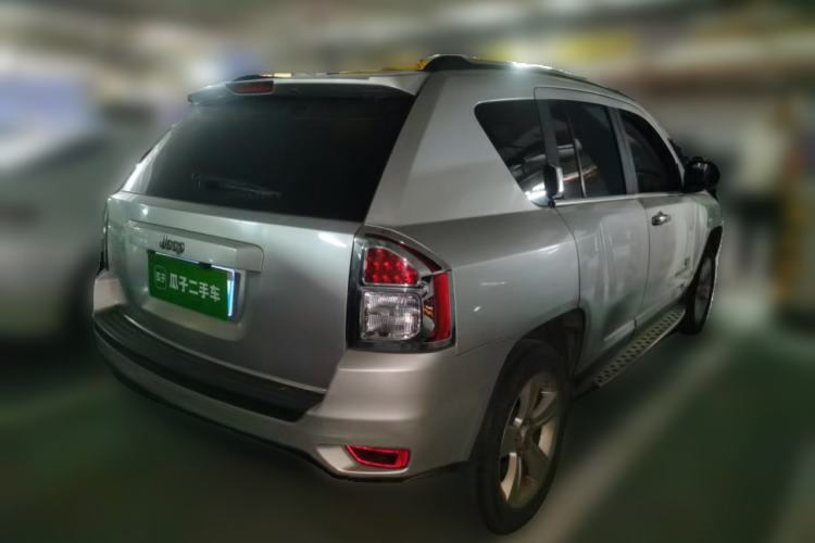 Used Jeep Compass 2011 2.0L two-wheel drive sport version Rear Right 45 Deg