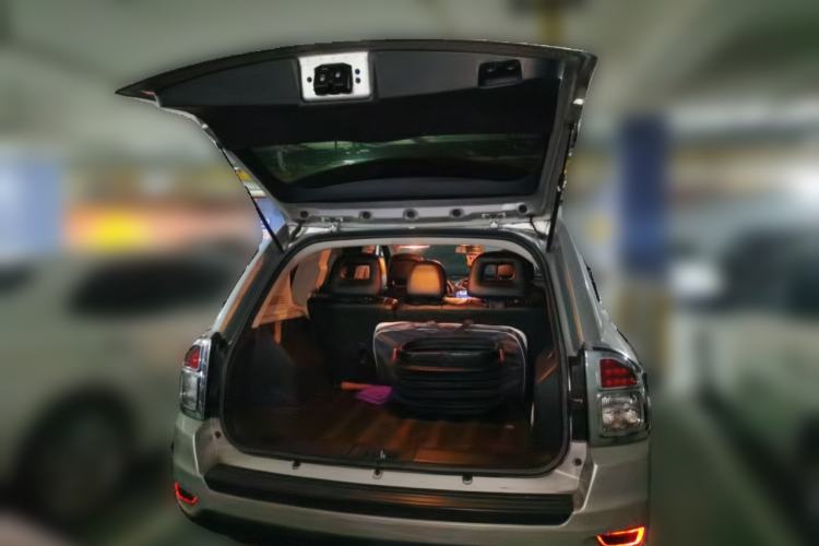 Used Jeep Compass 2011 2.0L two-wheel drive sport version Trunk