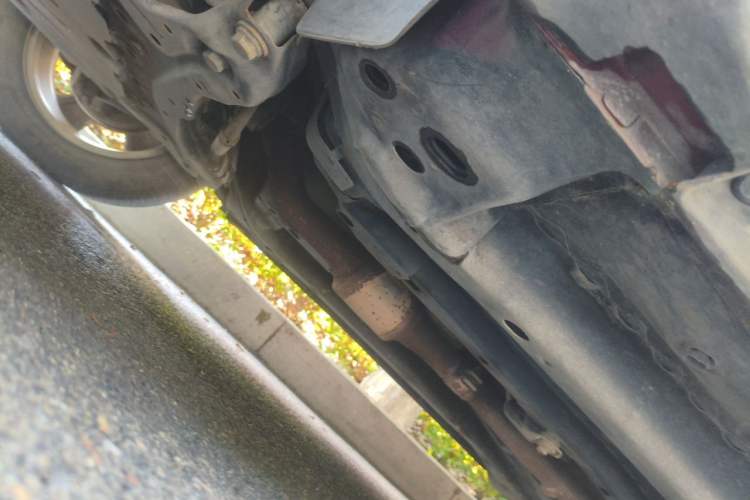 Used Jeep Compass 2011 2.4L four-wheel-drive sport version Chassis Front Left