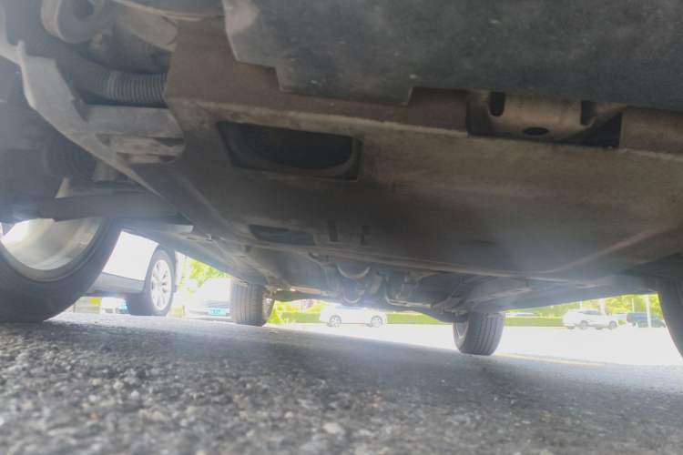Used Jeep Compass 2011 2.4L four-wheel drive luxury version Chassis Front