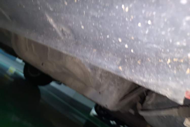 Used Jeep Compass 2011 2.4L four-wheel drive Comfort version Chassis Rear Left