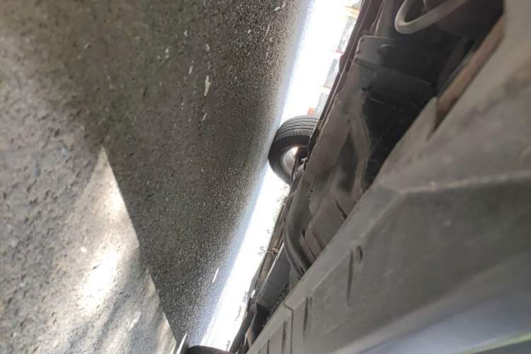 Used Jeep Compass 2011 2.4L four-wheel-drive sport version Chassis Rear Right