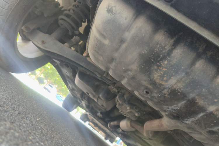 Used Jeep Compass 2011 2.4L four-wheel-drive sport version Chassis Rear