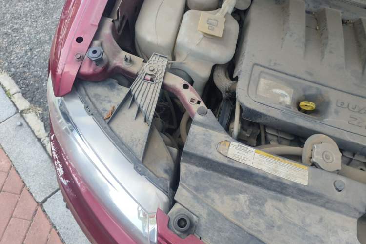 Used Jeep Compass 2011 2.4L four-wheel drive luxury version Engine Bay Right