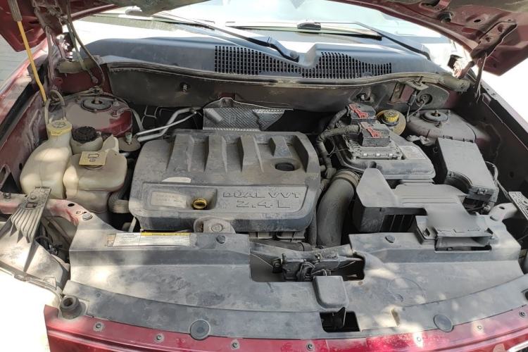 Used Jeep Compass 2011 2.4L four-wheel-drive sport version Engine Bay