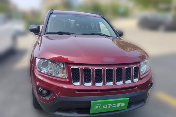 Used Jeep Compass 2011 2.4L four-wheel drive luxury version Front