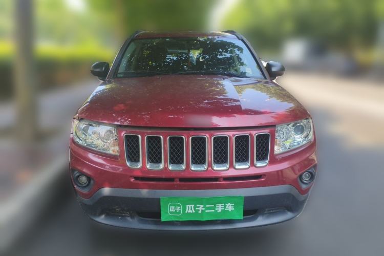 Used Jeep Compass 2011 2.4L four-wheel-drive sport version Front