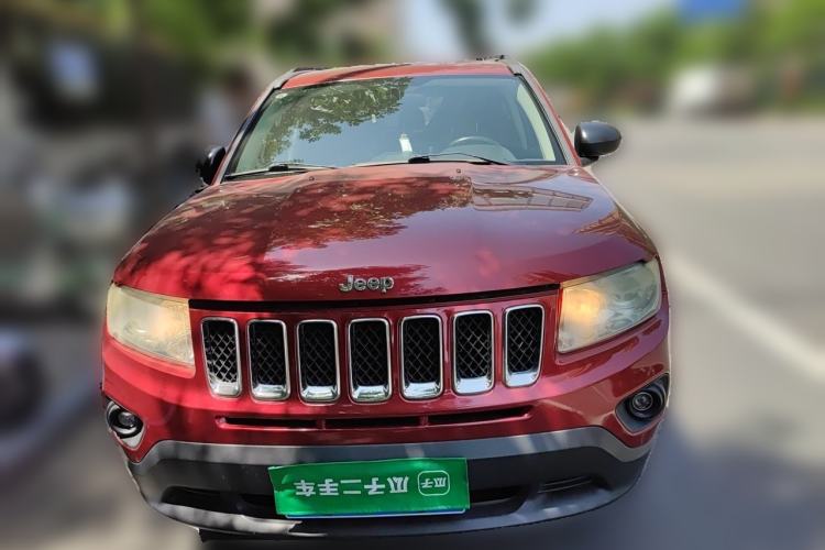 Used Jeep Compass 2011 2.4L four-wheel-drive sport version Front