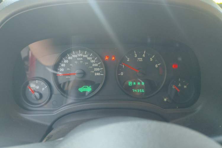Used Jeep Compass 2011 2.4L four-wheel-drive sport version Instrument Cluster