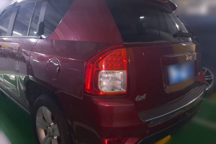 Used Jeep Compass 2011 2.4L four-wheel drive Comfort version Rear Left 45 Deg
