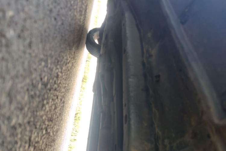 Used Jeep Compass 2011 2.4L four-wheel drive Comfort version Chassis Front Right