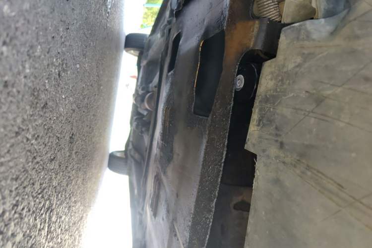 Used Jeep Compass 2011 2.4L four-wheel drive Comfort version Chassis Front