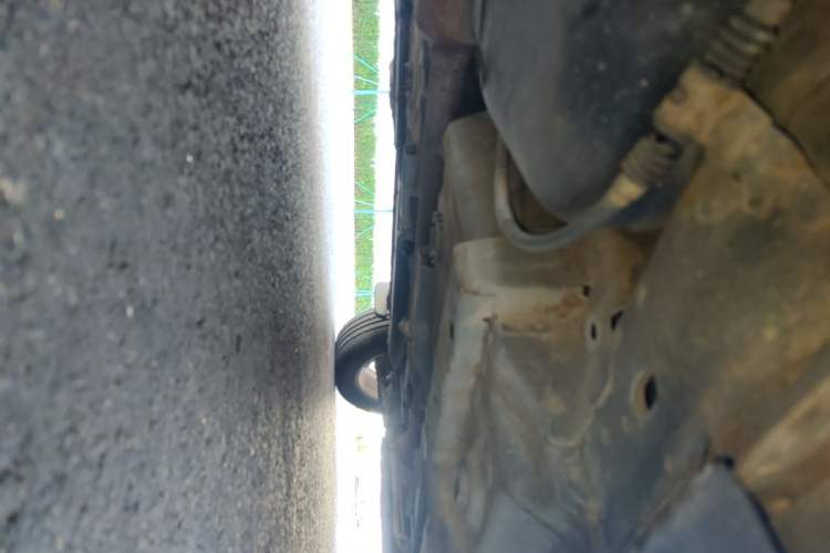 Used Jeep Compass 2011 2.4L four-wheel drive Comfort version Chassis Rear Right