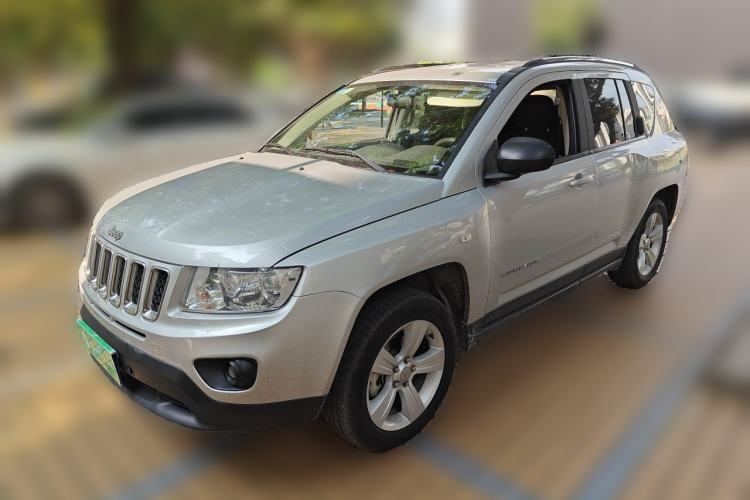 Ojetý Jeep Compass 2011 2.0L two-wheel drive sport version Guazi used car, China used car export, Used car for sale, Used  cars, Cheapest cars for sale