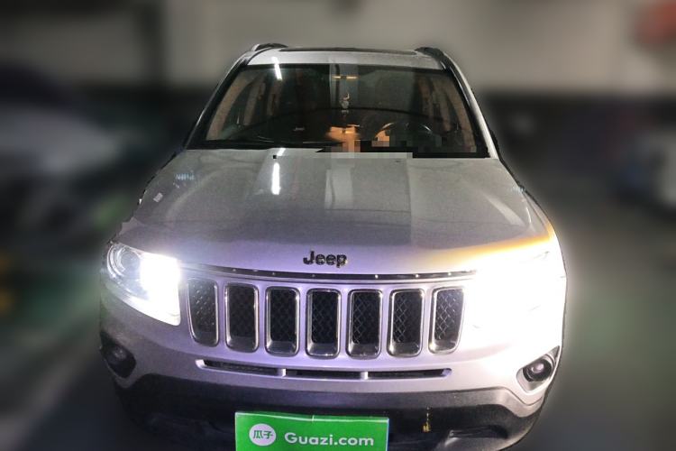 Used Jeep Compass 2011 2.0L two-wheel drive sport version Exterior 1