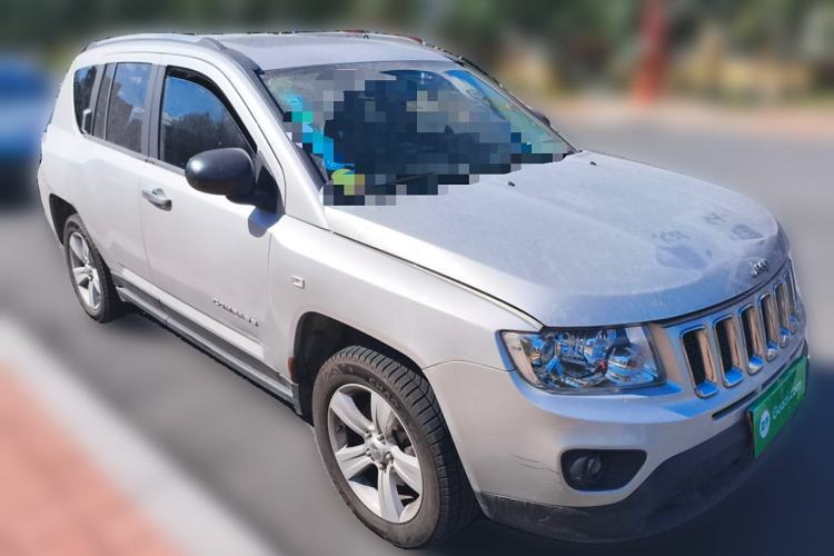 Used Jeep Compass 2011 2.0L two-wheel drive sport version Exterior 2
