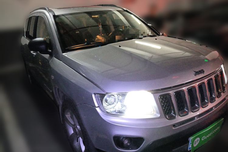 Used Jeep Compass 2011 2.0L two-wheel drive sport version Exterior 2